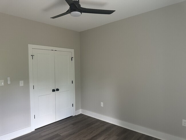 Building Photo - 261 Miller Line