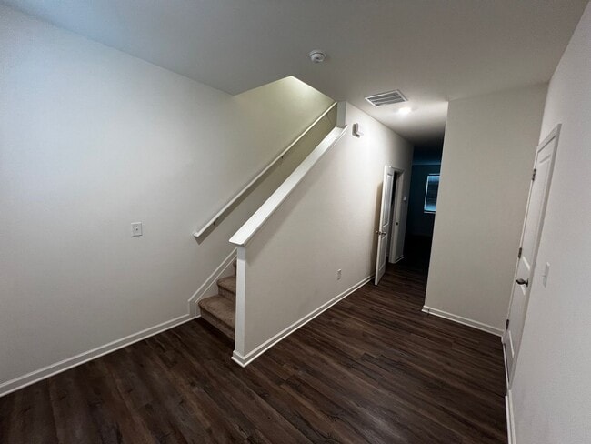 Building Photo - Nice 3/2.5 Home in Cartersville- $1,550
