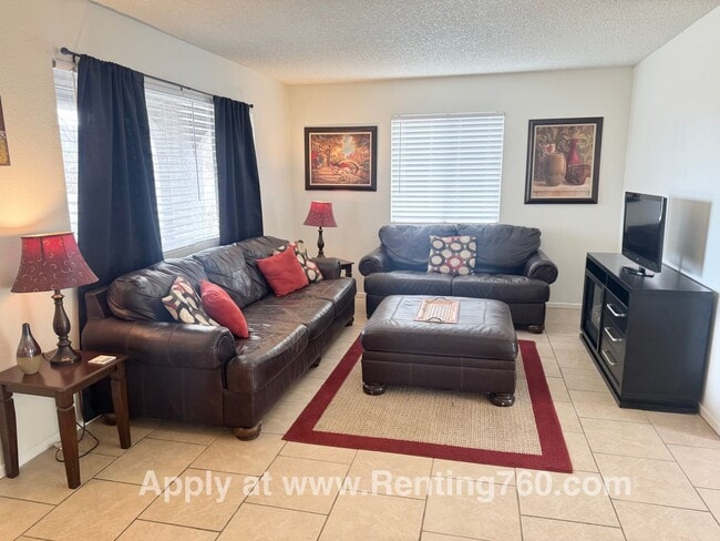 Building Photo - Beautifully Furnished Move-In Ready Home!