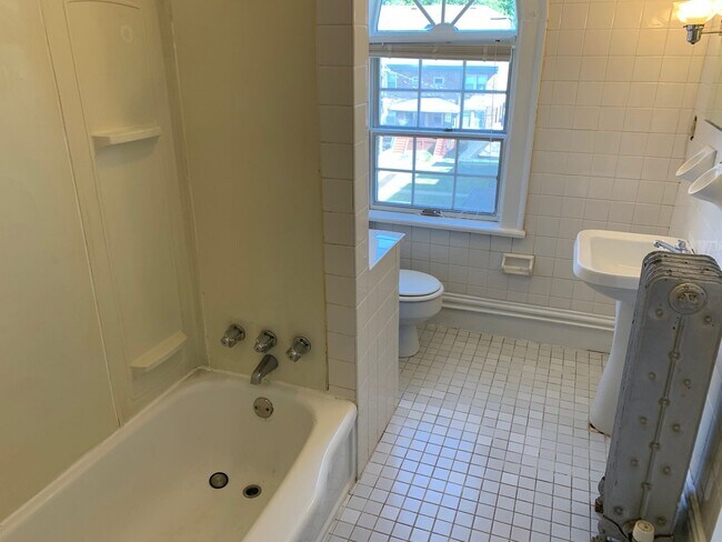 Building Photo - 1724 Wightman St