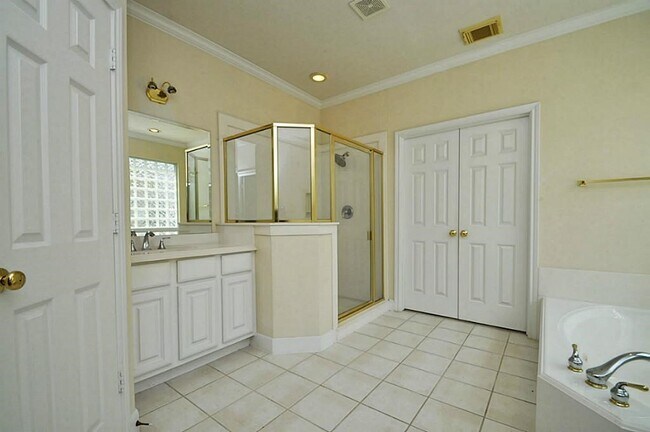 Building Photo - 4210 Leaflock Ln