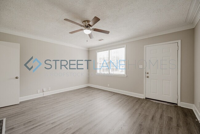 Building Photo - Charming 4 Bedroom in Columbus!