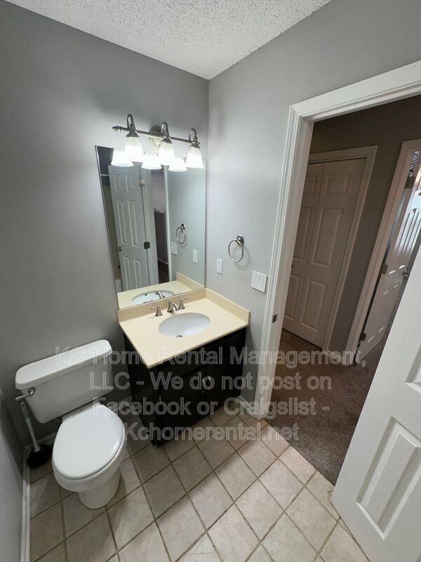 Building Photo - 3304 NW 84th Terrace