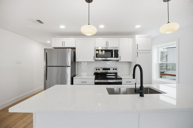 Building Photo - 2302 E Norris St