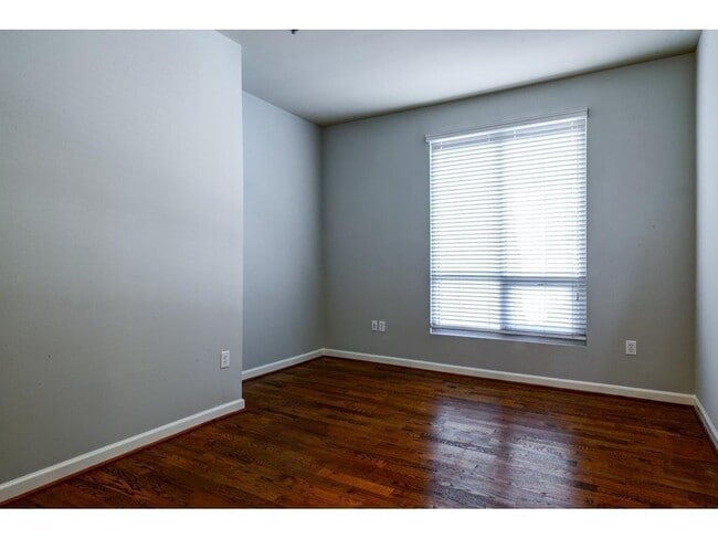 Building Photo - 711 Cosmopolitan Dr NE