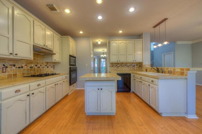 Building Photo - 12610 Mcnelly Trail