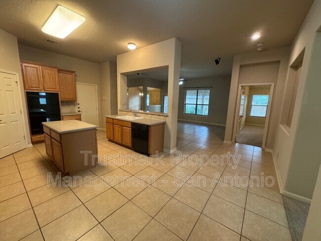 Building Photo - 450 Flippin Estates