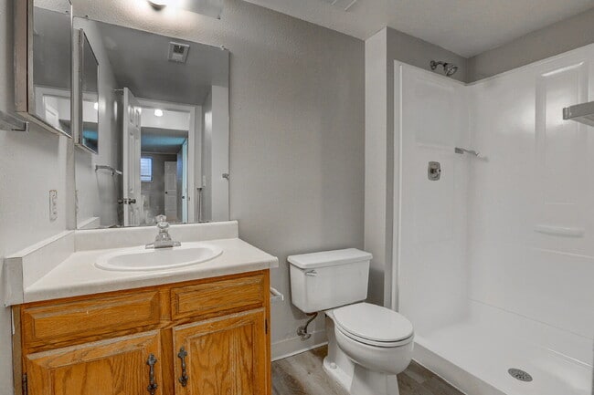 Building Photo - $1,940.95, 2-bed, 2-bath located in Denver