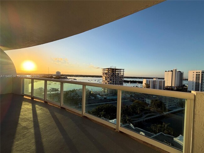 Building Photo - 7900 Harbor Island Dr