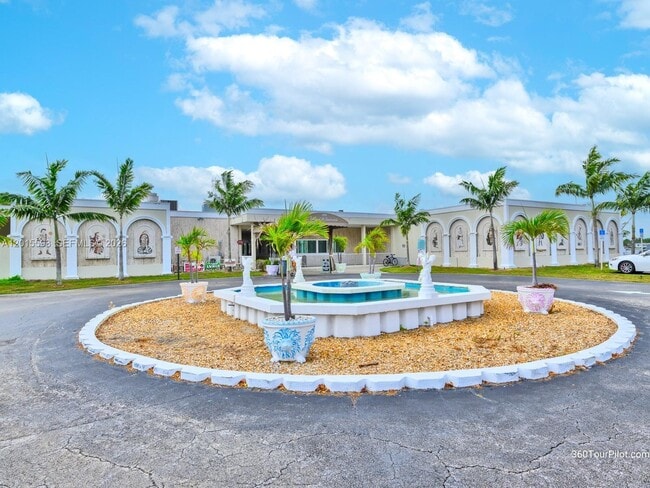 Building Photo - 2680 SW 54th St