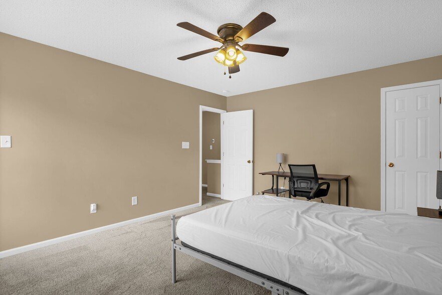 Building Photo - 10510 Plantain Ct