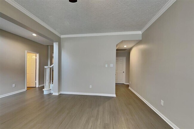 Building Photo - 5011 Greenriver Valley Dr
