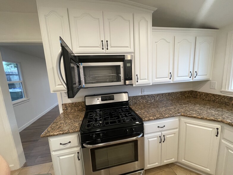 Kitchen - 540 Chestnut St