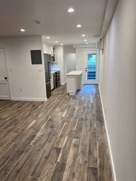 Building Photo - 215 5th St SE