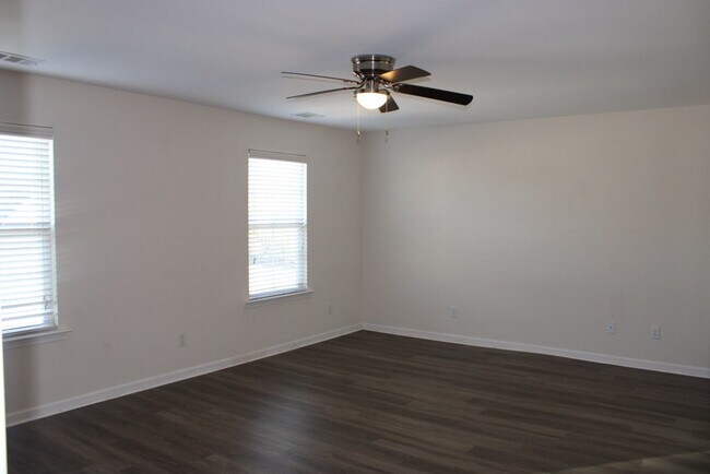 Building Photo - 234 Beckingham Dr