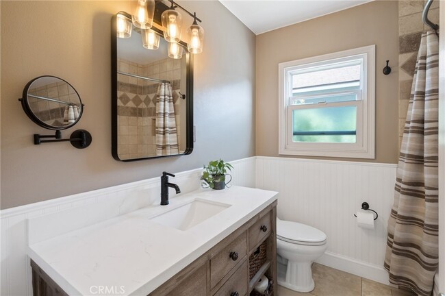 Building Photo - 4637 Hackett Ave