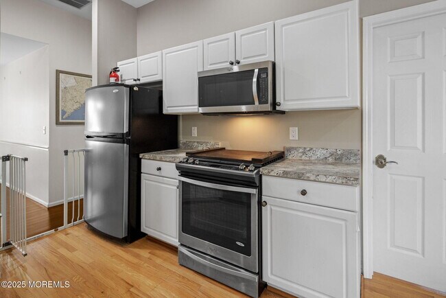 Building Photo - 148 Mizzen Ave