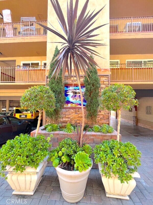 Building Photo - 100 Cliff Dr