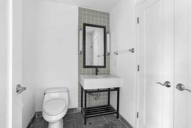 Building Photo - 34 Cambridge Wy