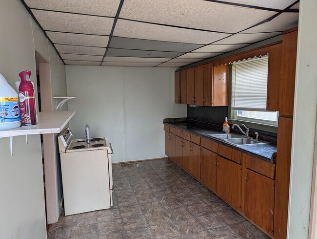 Building Photo - 1021 Orange Rd