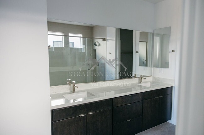 Building Photo - 10262 E Utah Ave