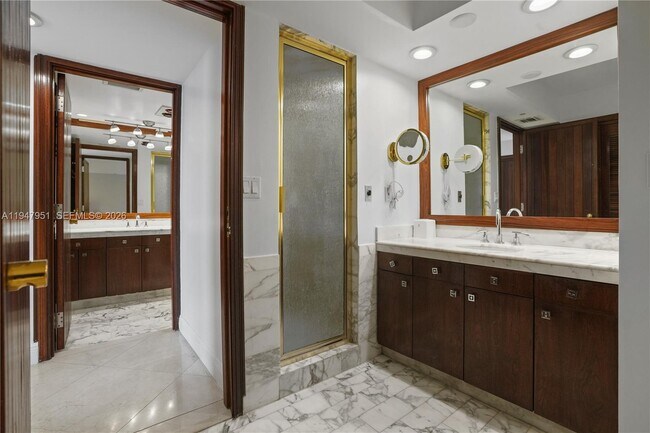 Building Photo - 19355 Turnberry Way