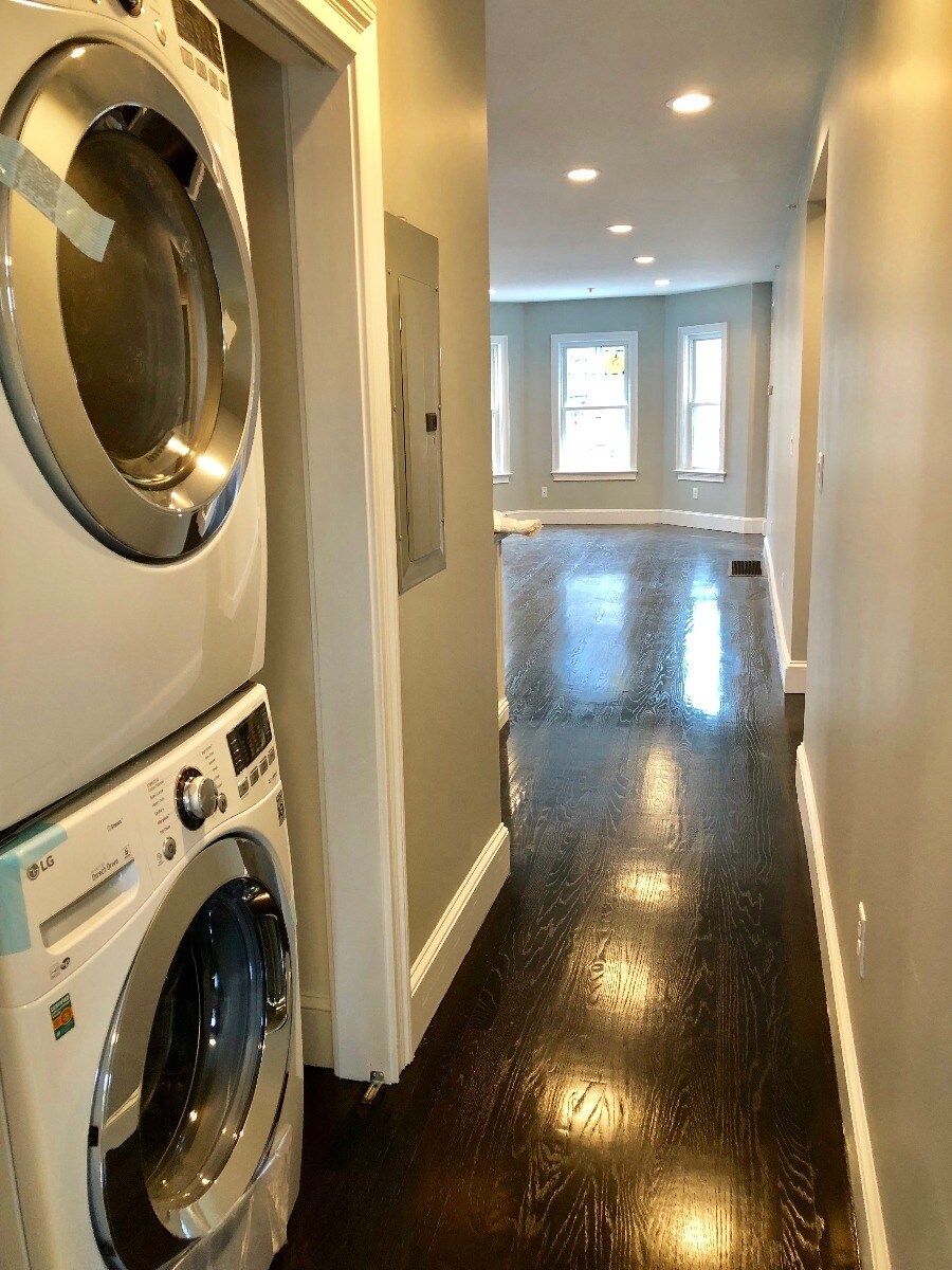 Building Photo - 93 Grant St