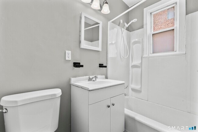 Building Photo - 313 High St