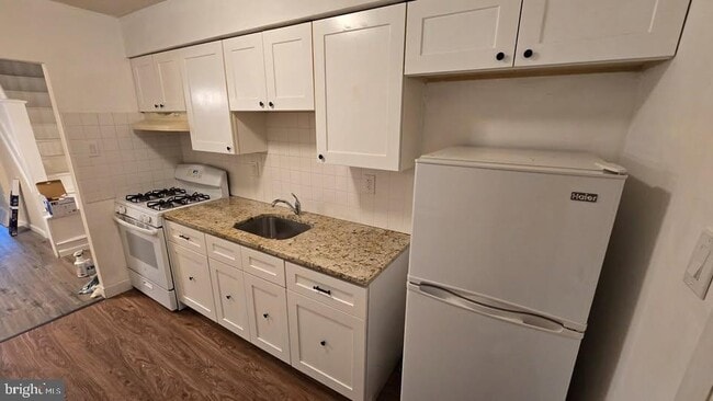 Building Photo - 1515 N 60th St