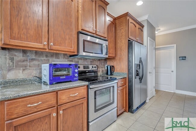 Building Photo - 720 English Oak Dr