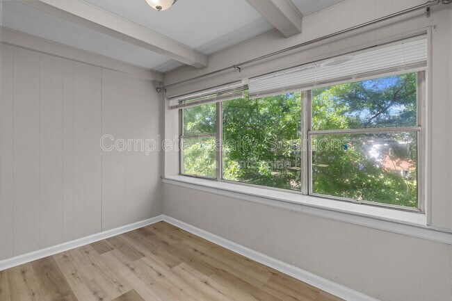 Building Photo - 5300 Bancroft Ave