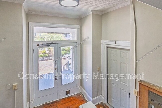Building Photo - 1166 Bond St