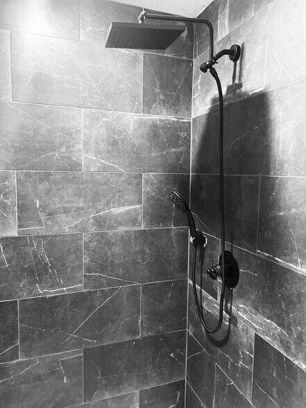 Building Photo - 261 Fairway Dr