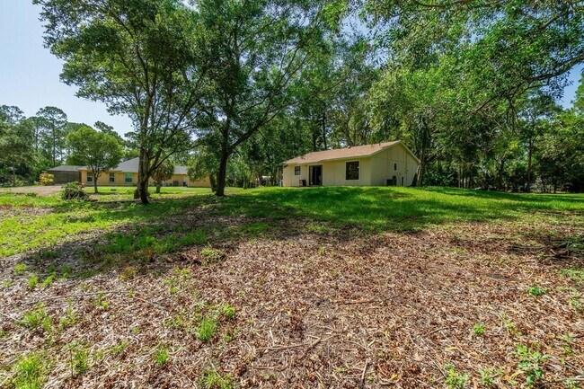 Building Photo - 11735 150th Ct N