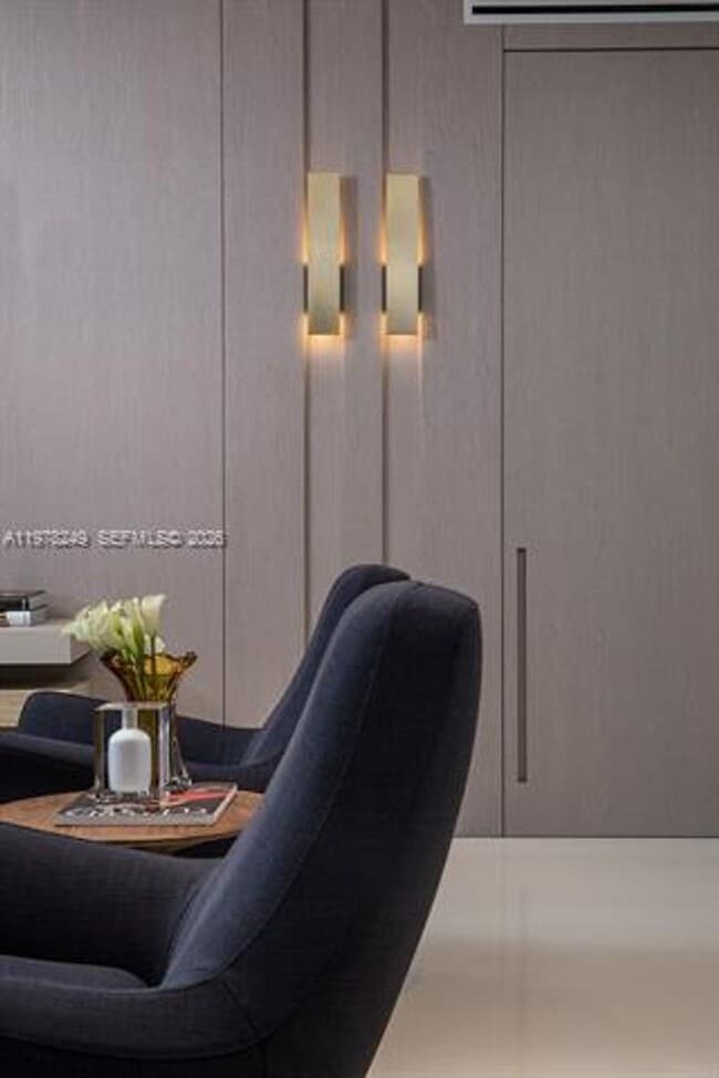 Building Photo - 10201 Collins Ave