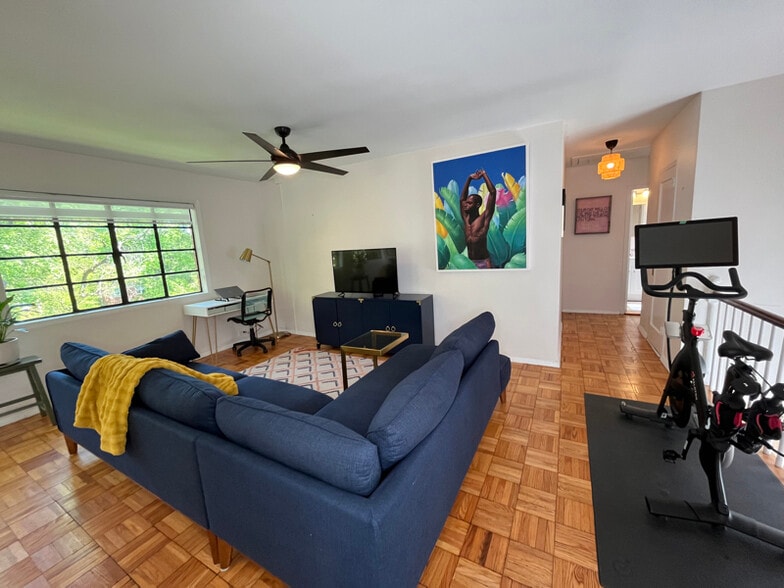 Building Photo - 3115 Martha Custis Dr