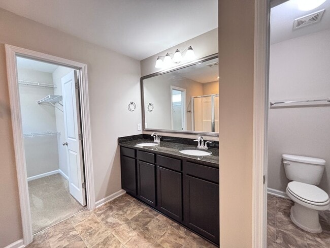Building Photo - Modern 2-Bedroom Suite Home Near Hospitals...