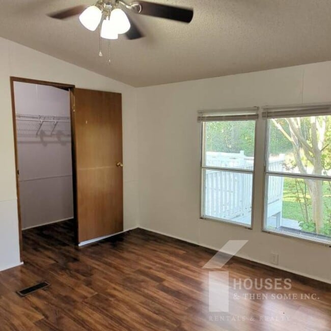 Building Photo - 515 McKinney Rd