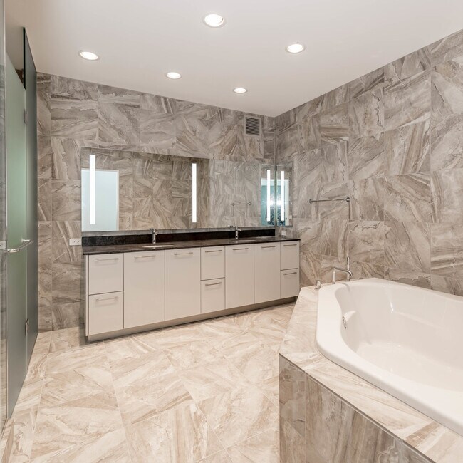 Building Photo - 220 E Illinois St