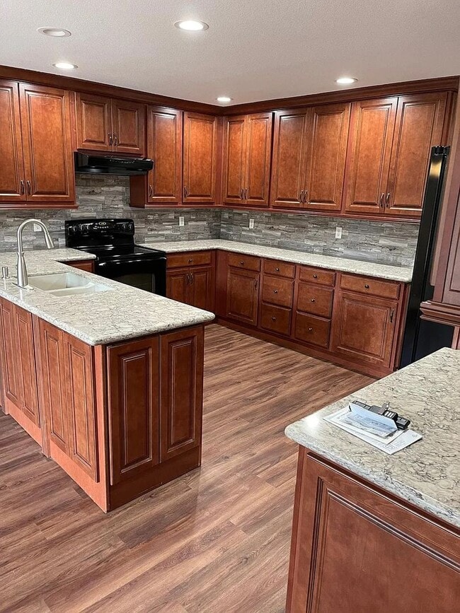 Building Photo - Large 4 Bed 3 BAth home for rent in Lakeshore - Lodi