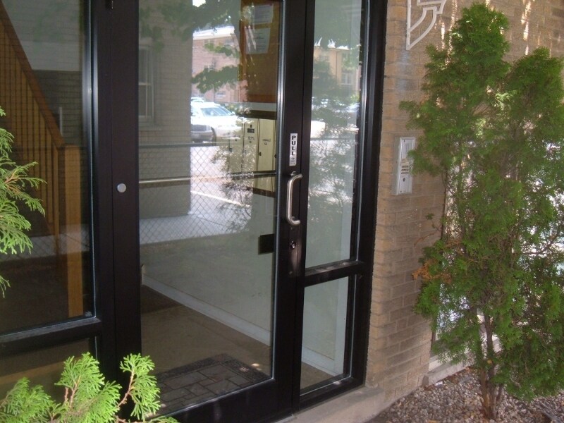 Building Photo - 4249 N Kedvale Ave