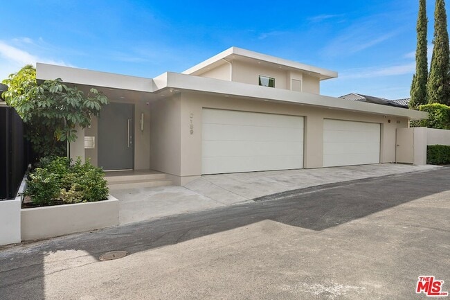 Building Photo - 2189 Summitridge Dr