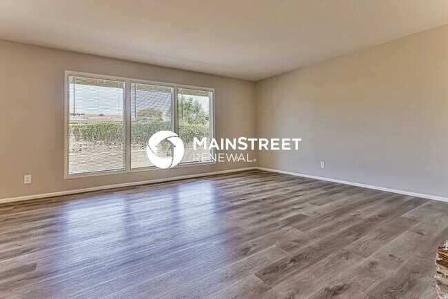 Building Photo - 4 Bedroom Pet-Friendly Home in Mesa, AZ with Main Street Renewal