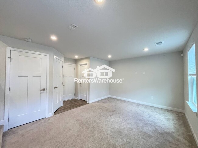 Building Photo - 1724 Defiance Dr