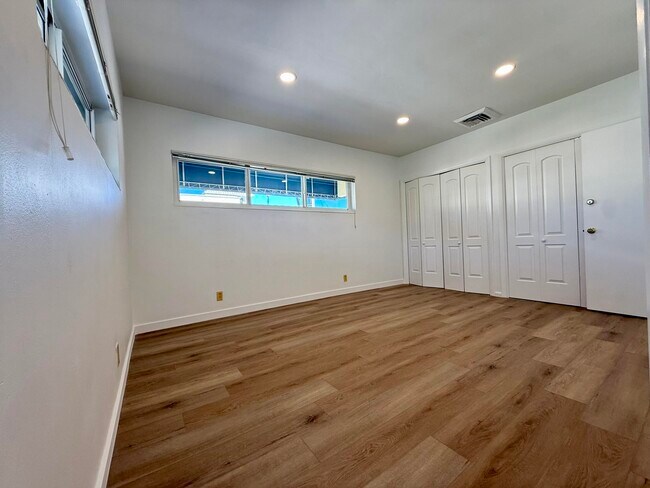 Building Photo - 1165 E Atlantic Ave