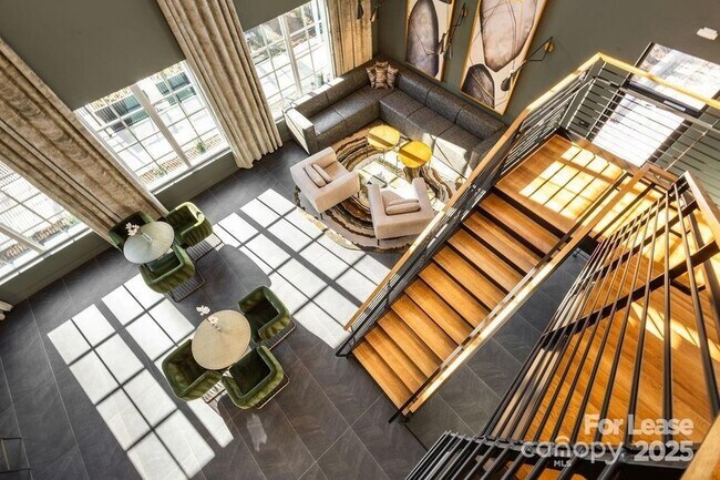 Building Photo - 3110 Doe River Wy