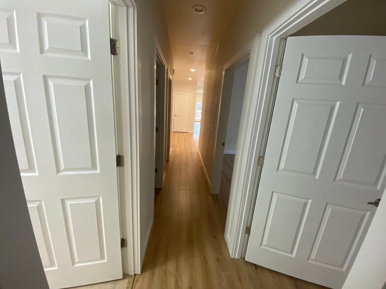 Building Photo - 214 S Minnesota Ave