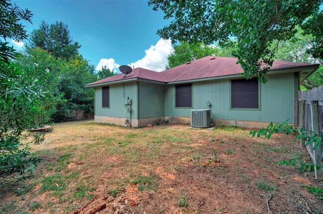Building Photo - 14400 Levering St