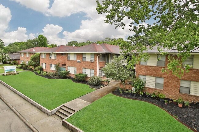 Building Photo - 8819 Timberside Dr