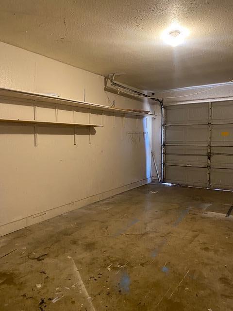 Building Photo - 902 Country Aire Dr